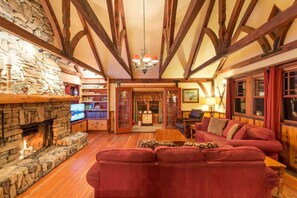 Interior - Alpine Lodge - Lodge | Seven Beds+ | Two Bathrooms | Sleeps Ten (Twin Peaks)