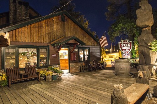 Hidden Creek Lodge | Family & Retreats | Game Room | Ponds & Streams