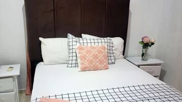 2 bedrooms, iron/ironing board, WiFi, bed sheets