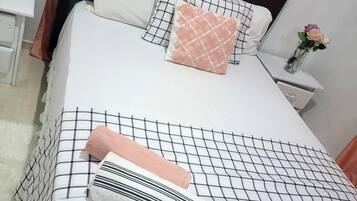 2 bedrooms, iron/ironing board, WiFi, bed sheets