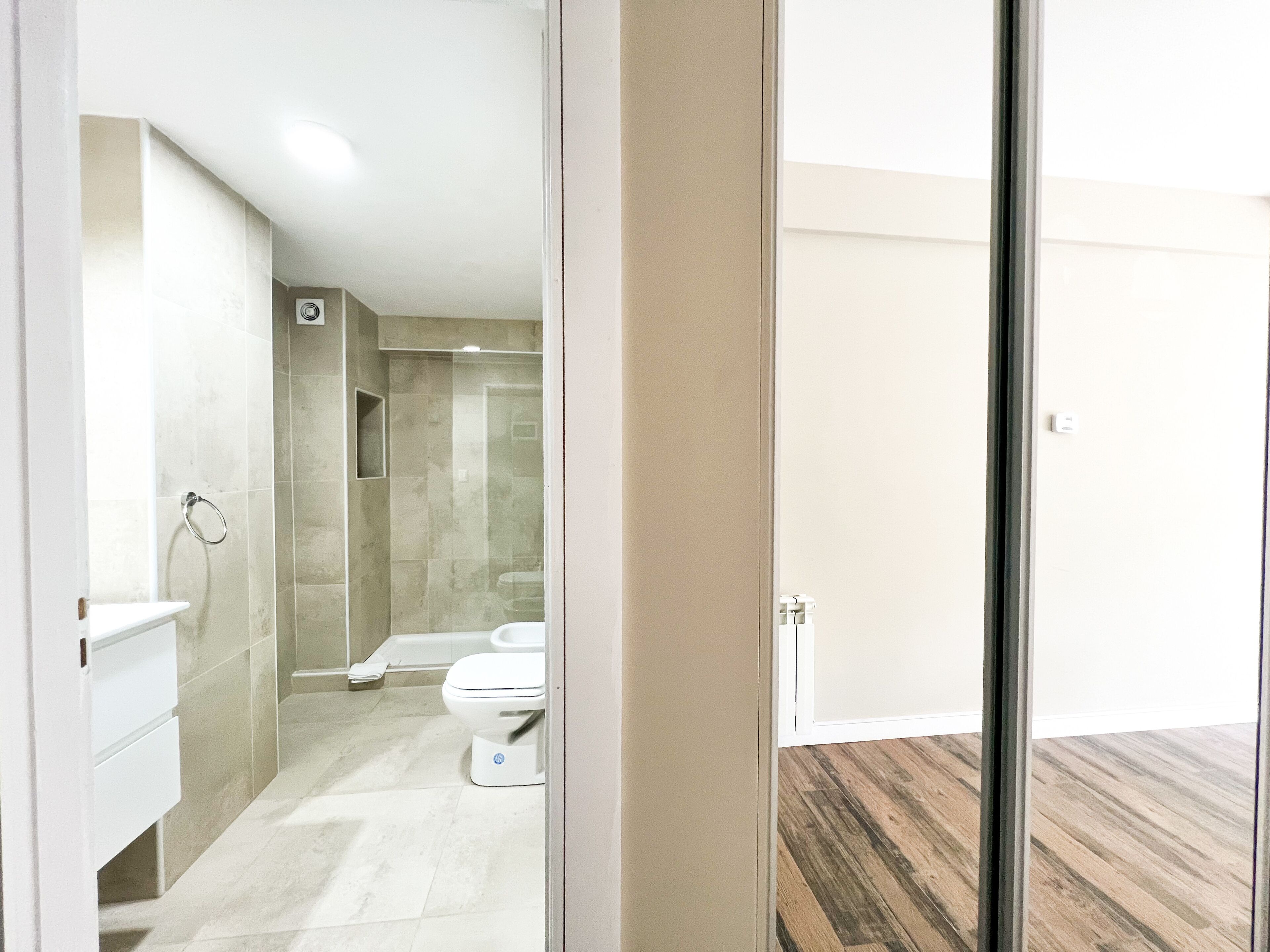 Standard Studio | Bathroom