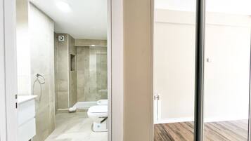 Standard Studio | Bathroom
