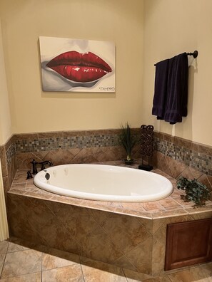 Dusche, Whirlpool, Handtücher, Seife