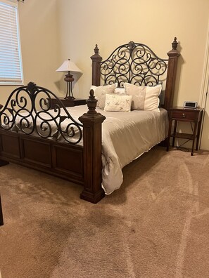 3 Schlafzimmer, Bügeleisen/Bügelbrett, WLAN, Bettwäsche