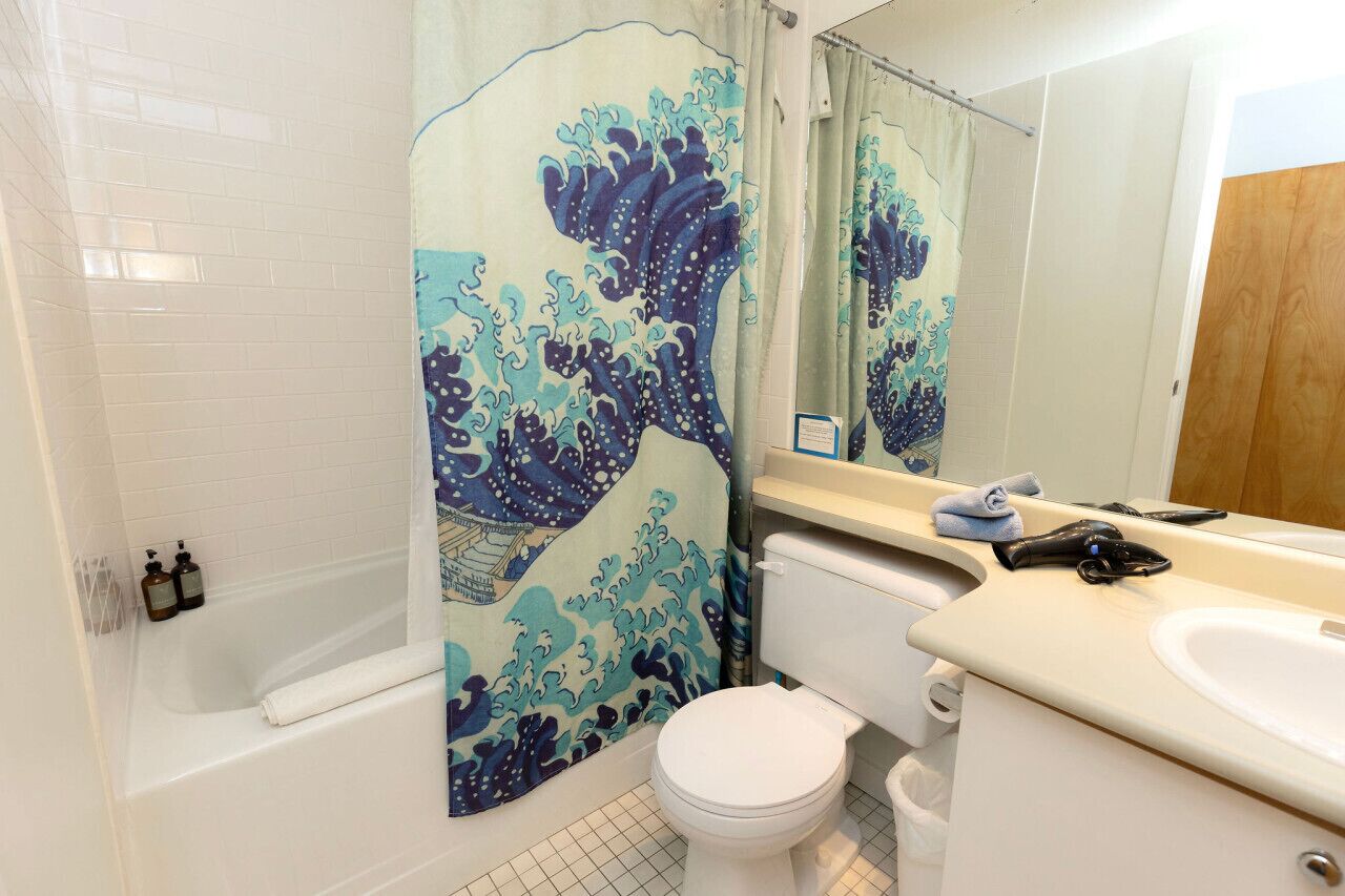 Artículos de tocador ecológicos, secador de pelo, toallas