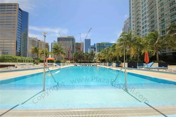 Outdoor pool, a heated pool - Brickell Oasis
(Miami)