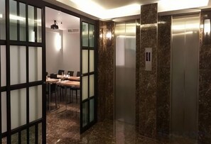 Interior - First House Hotel Bangkok (Bangkok)