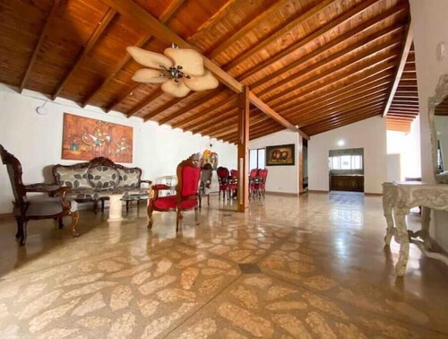 Casa Grande y Cómoda