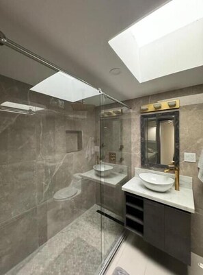 Bathroom - Luxury Apartment 201/ apartamento luxury 201 (Medellin)