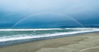 Ocean Mountain Island Views Guesthouse Along Trail