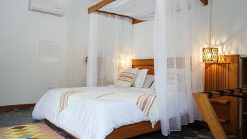 Habitación Deluxe, vistas al río | Caja fuerte, escritorio, wifi gratis
