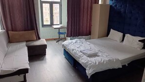 豪華開放式套房 | 客房內保險箱、遮光布/窗簾、隔音、熨斗/熨衣板