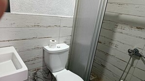 豪華開放式套房 | 浴室 | 拖鞋