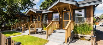 North Sister - Bungalow Charm, Fireplace, Queen bed, Parking