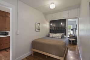 1 bedroom, desk, iron/ironing board, free WiFi