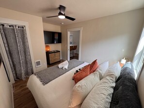1 bedroom, desk, iron/ironing board, free WiFi