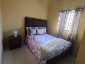 2 bedrooms, iron/ironing board, WiFi, bed sheets