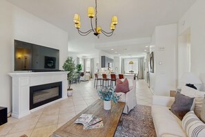 TV, fireplace, books - Mtn-view home w/ private pool & access to heated pool, hot tub, gym, pickleball (Scottsdale)