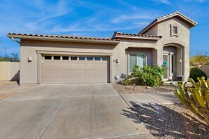 Exterior - Mtn-view home w/ private pool & access to heated pool, hot tub, gym, pickleball (Scottsdale)