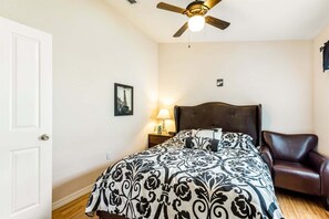 4 bedrooms, iron/ironing board, free WiFi, bed sheets