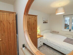 3 dormitorios, decoración individual, mobiliario individual