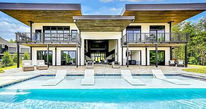 Lake Anna Luxury Lakefront, Beach, Pool & Hot Tub
