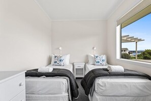 4 Schlafzimmer, Bügeleisen/Bügelbrett, kostenloses WLAN