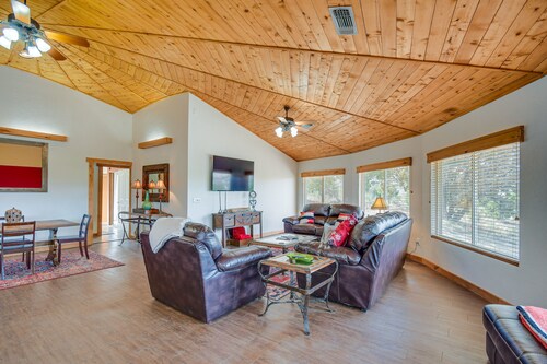 Private Yard & Fishing Dock: ‘Canyon Rim Retreat’