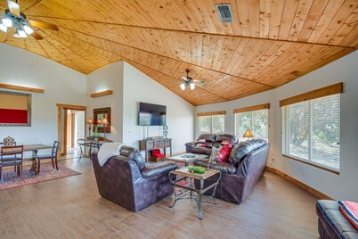 Private Yard & Fishing Dock: ‘Canyon Rim Retreat’
