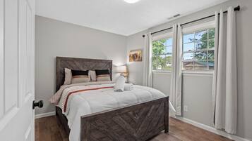 4 bedrooms, free WiFi, bed sheets