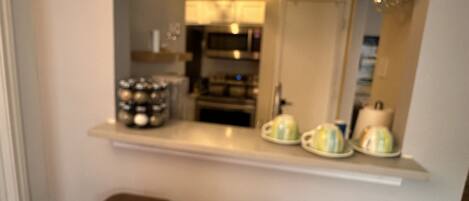 Micro-ondas, fogão, cooktop, lava-louças