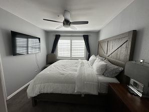 2 bedrooms, desk, iron/ironing board, WiFi - Cozy Knox Henderson/SMU/Katy Trail/Highland Park Condo (Dallas)