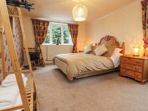 4 bedrooms, individually decorated, individually furnished, free WiFi