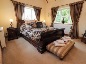 4 quartos, individualmente decorados, individualmente mobiliados