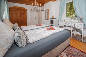 Maison de base, 3 chambres, non-fumeur, cuisine | Aire de séjour | Téléviseur à écran plat de 100 cm avec télévision par cùble