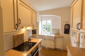 Basic-Haus, 3 Schlafzimmer, Nichtraucher, Küche | Eigene Küche | Kühlschrank, Mikrowelle, Herdplatte, Geschirrspüler