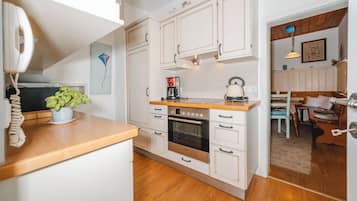 Casa Basic, 3 camere da letto, non fumatori, cucina | Cucina privata | Frigorifero, microonde, piano cottura, lavastoviglie