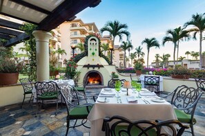 Outdoor dining - Ocean View 1 Bedroom Condo Cabo San Lucas, multiple restaurants, spa and gym (Cabo San Lucas)