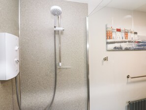 Cottage | Bathroom | Shower - Stoneleigh Cottage (Richmond)