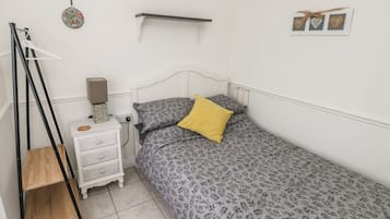 3 bedrooms, individually decorated, individually furnished, free WiFi