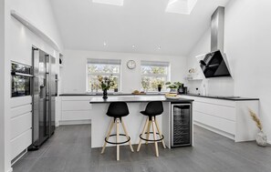 Fridge, dishwasher, coffee/tea maker - Gorgeous home in Jerup with sauna (Jerup)