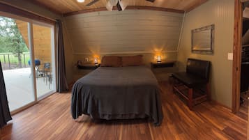 2 bedrooms, desk, free WiFi, bed sheets