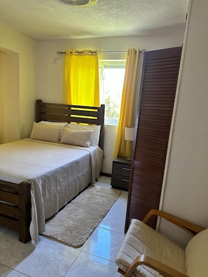 1 chambre, fer et planche à repasser, Wi-Fi, literie fournie