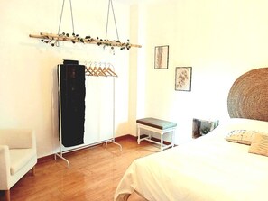 2 habitaciones, tabla de planchar con plancha, wifi y ropa de cama 