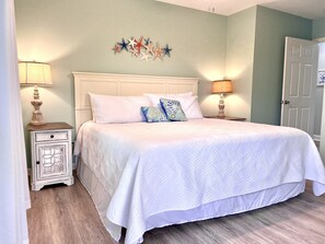 3 chambres, bureau, fer et planche à repasser, lit parapluie