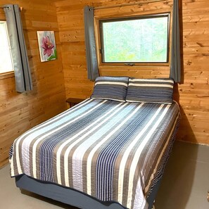 3 bedrooms, travel cot, bed sheets