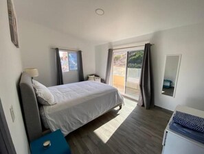 2 bedrooms, WiFi - Ocean View- Modern upstairs unit with Patio (Ensenada)