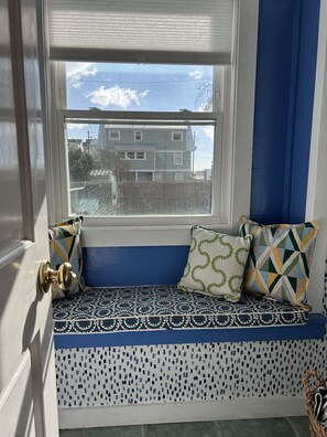 Interior - Classic Beach House - Ocean access at the Atlantic Beach Circle (Atlantic Beach)