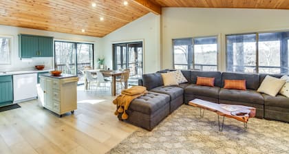 Lakefront Nisswa Home w/ Deck & Screened Porch