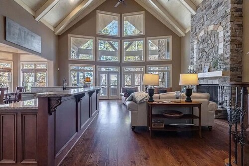 The White Hart House-Lake Lanier